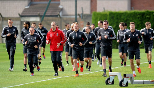 迈克·布朗谈沙梅特右肩伤情：将在未来几天接受全面评估