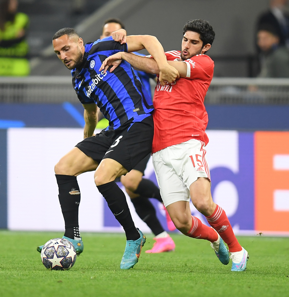 为庆祝美加墨世界杯，与刺客足球鞋融合设计的科8将进行复刻（庆祝美加墨世界杯，融入刺客足球鞋元素的科比8即将复刻）