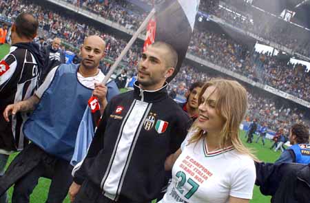 万隆前锋：我已准备好复出，我能否进球不重要，球队能赢就行