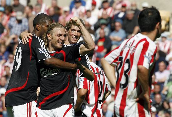 科尔：不清楚巴特勒的具体伤情，训练师告诉我他下半场不会上（科尔：尚不清楚巴特勒伤情细节，队医已告知其缺席下半场）