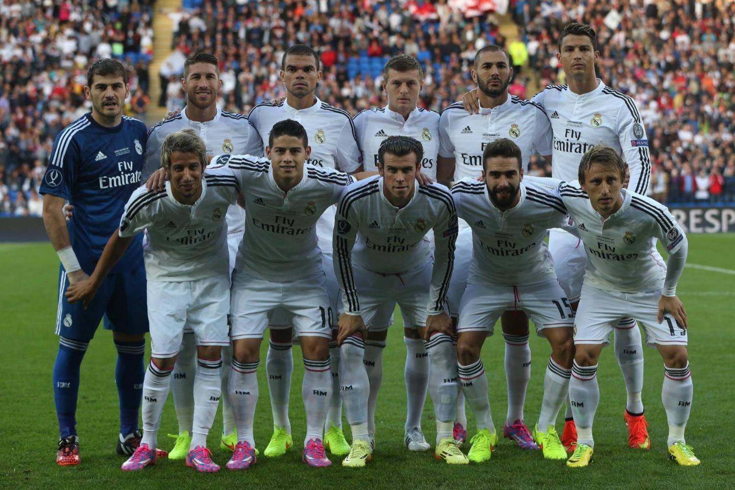 巴萨重返拉卡尔图哈！德容回归、阿劳霍缺阵，弗里克公布贝蒂斯战名单（巴萨再临拉卡尔图哈：德容复出、阿劳霍缺席，弗里克公布战贝蒂斯名单）