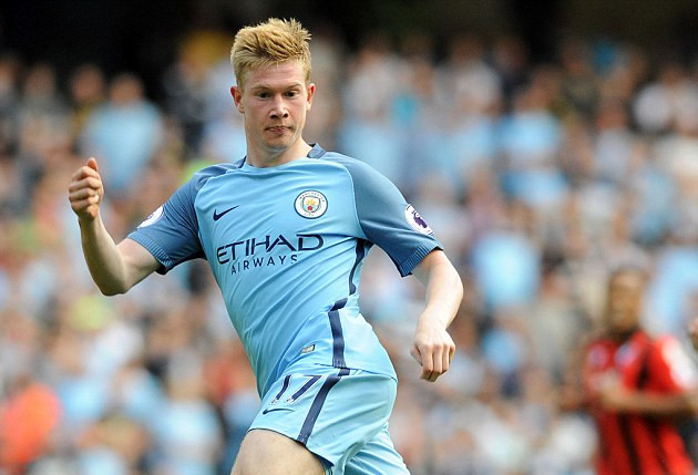 恐怖慎入，加纳国脚弗朗西斯在与日本友谊赛中小腿遭90度弯曲