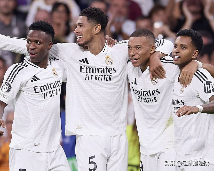 吴少聪女友晒足协杯冠军奖牌：男朋友带的苏州特产（吴少聪女友晒足协杯冠军奖牌：笑称男友带回的苏州特产）