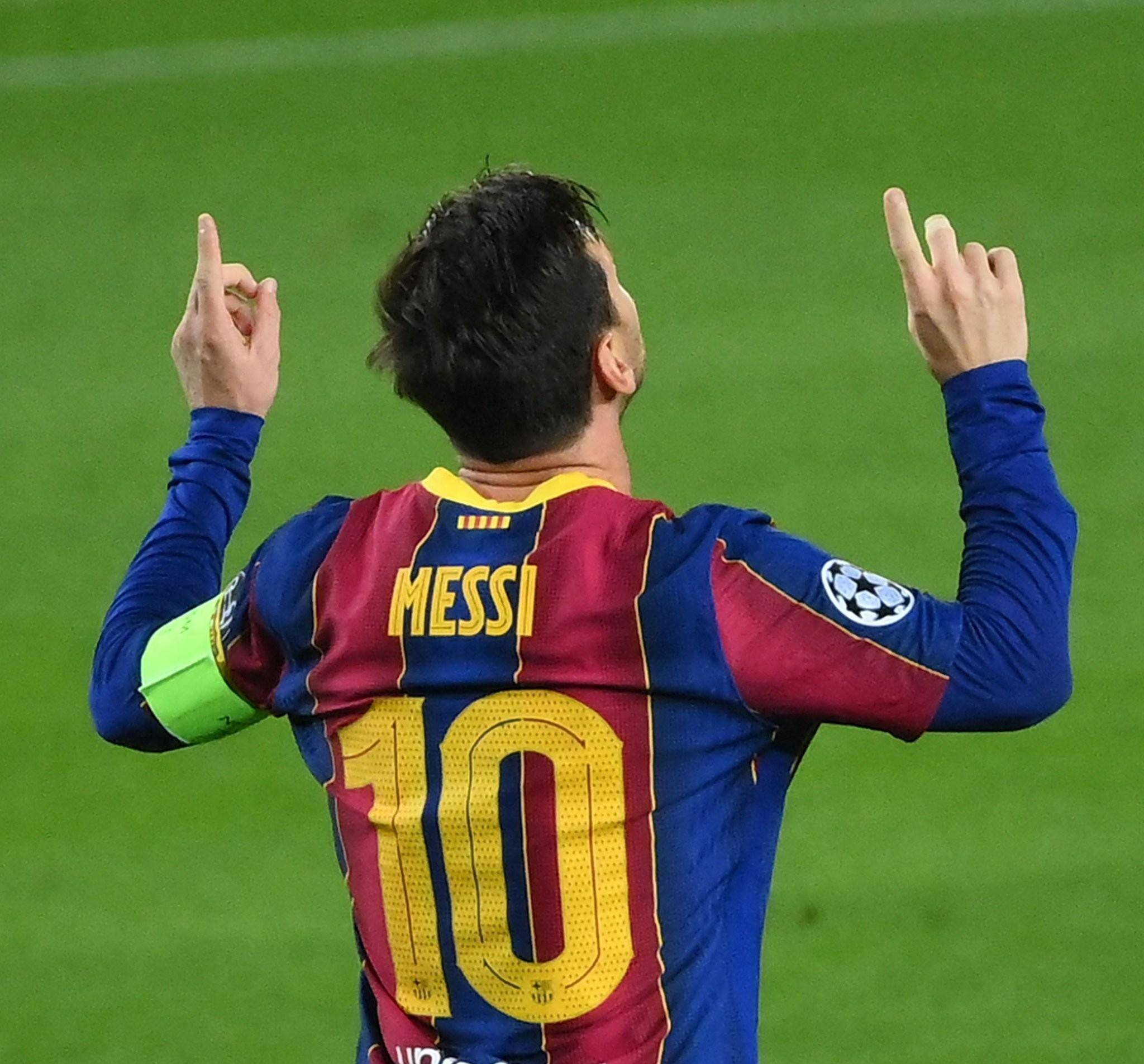 利物浦切尔西双双翻车，阿森纳笑纳5分大礼，争冠只剩两支队？