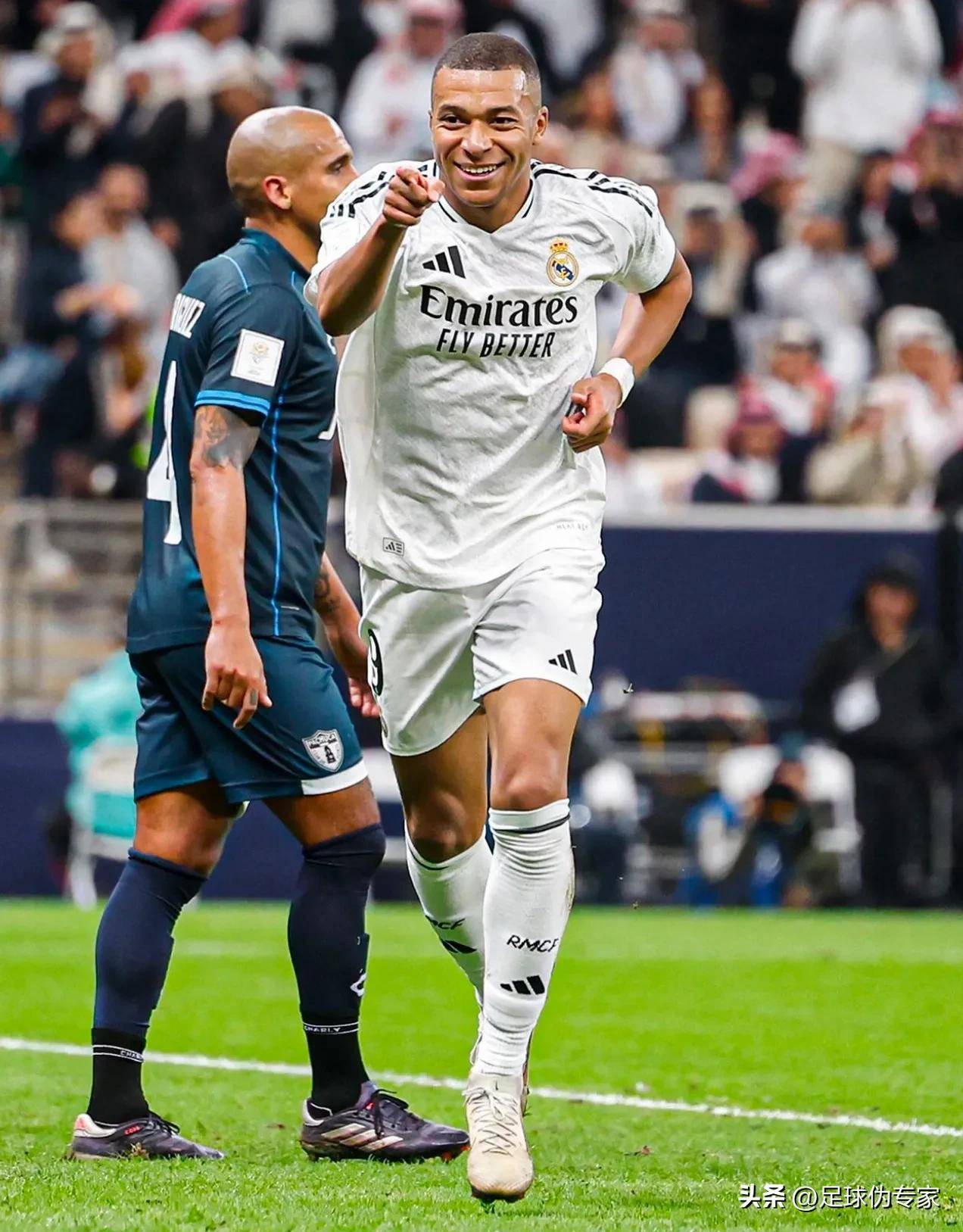 太可惜！28岁昔日“三杰”跟腱断裂，若不是伤情困扰他能比肩德容（遗憾！28岁昔日“三杰”遭遇跟腱断裂，若非伤病困扰本可媲美德容）