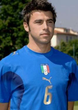 实现中超三连冠、队史第4冠，海港官方社媒发文庆祝