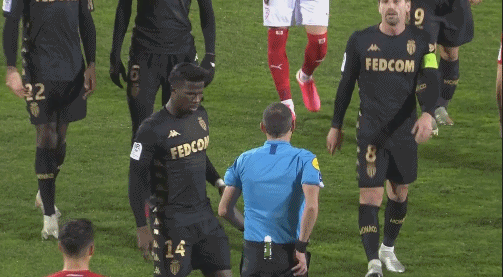 如何看待皇马近况？卡塞米罗：不会为皇马担心，我更担心曼联