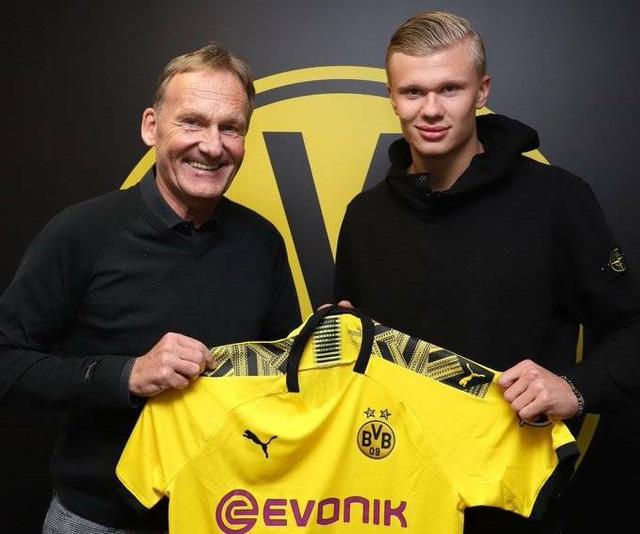 世俱杯金靴赔率：姆巴佩1赔5.5居首 哈兰德紧追（世俱杯金靴赔率：姆巴佩以1赔5.5领跑，哈兰德紧随其后）