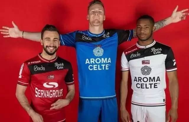 环足奖2025年最佳女足俱乐部候选：阿森纳女足、巴萨女足领衔（2025环足奖最佳女足俱乐部入围：阿森纳女足与巴萨女足领衔）