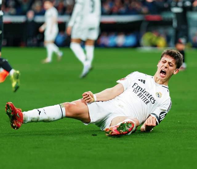 罗马诺：皇马球员们力挺阿隆索，高层愿再给他时间进行打磨（罗马诺：皇马队内力挺阿隆索，高层倾向继续给他时间打磨）