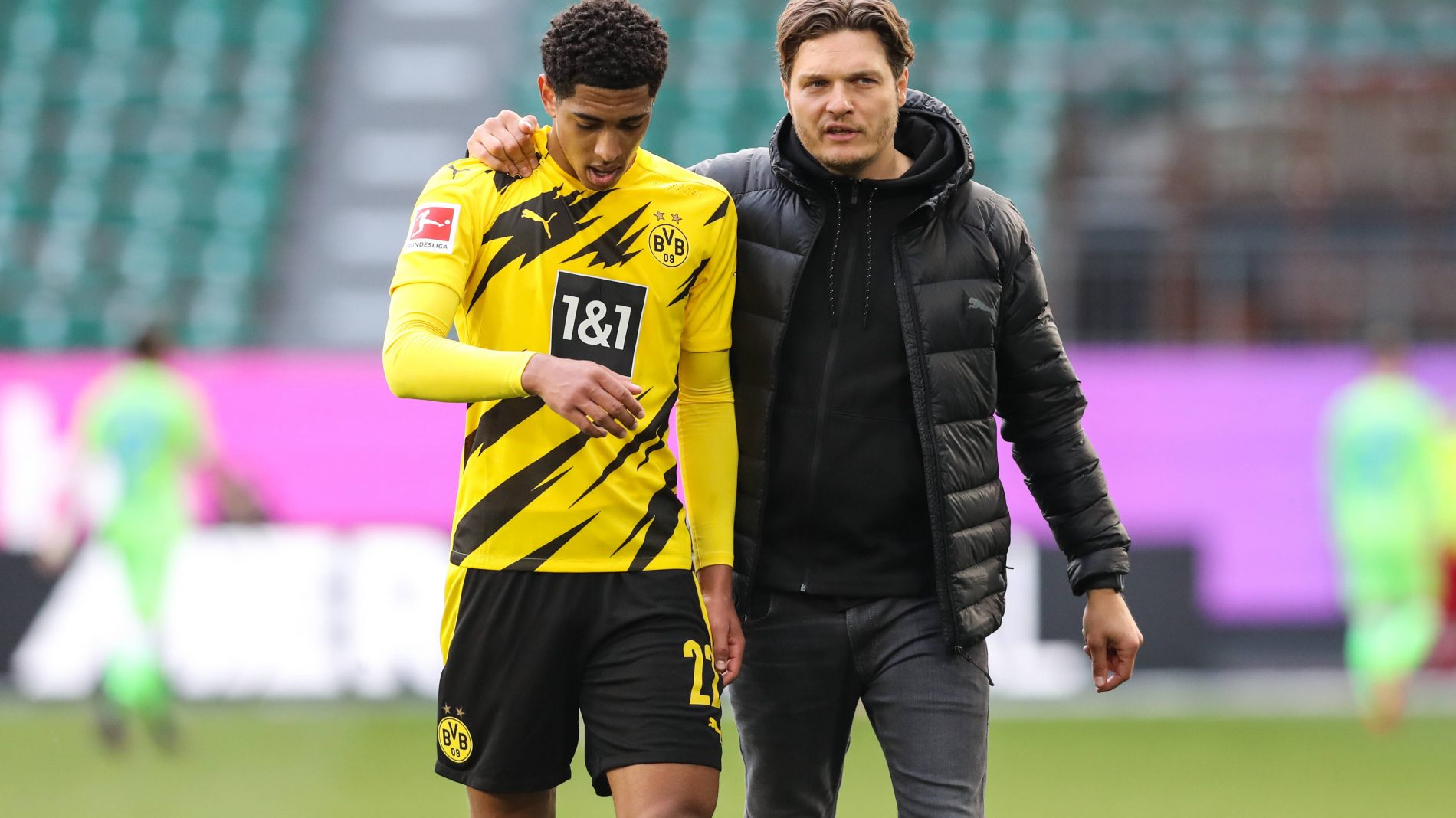 逆天，挪威甲门将点球大战一脚将摆好的球踢走以干扰对方（挪威甲门将在点球大战中踢走已摆好的球干扰对手）