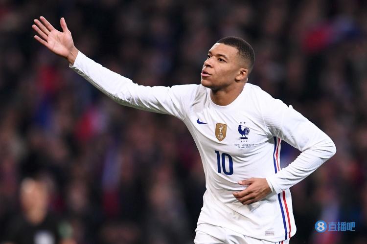 曼联球迷圣诞愿望清单：拿足总杯+欧冠资格，冬窗继续补强（红魔球迷圣诞心愿：冲击足总杯冠军、稳获欧冠席位，冬窗再补强）